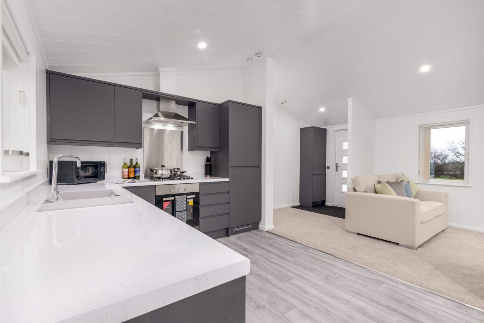 614-0-8-0-9984-10000-1917